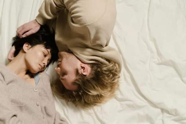 CUDDLING: THE WAY TO A HEALTHIER, MORE EMPATHIC YOU - Kiss & Tell ...