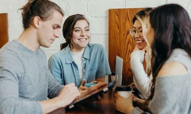 Discover the Benefits of Polyamory: Find Extraordinary Love at Any Age